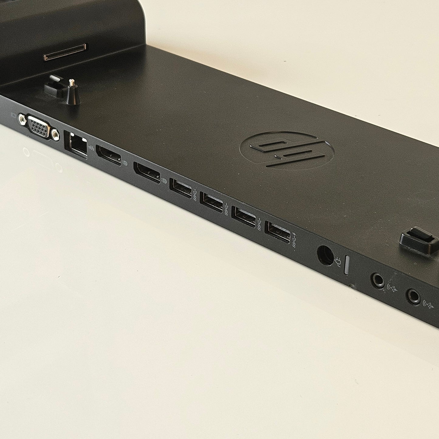 HP 2013 UltraSlim Docking Station - B&W ICT Solutions